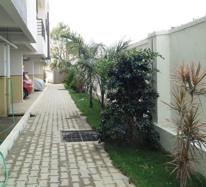 raj driva Paved Compound