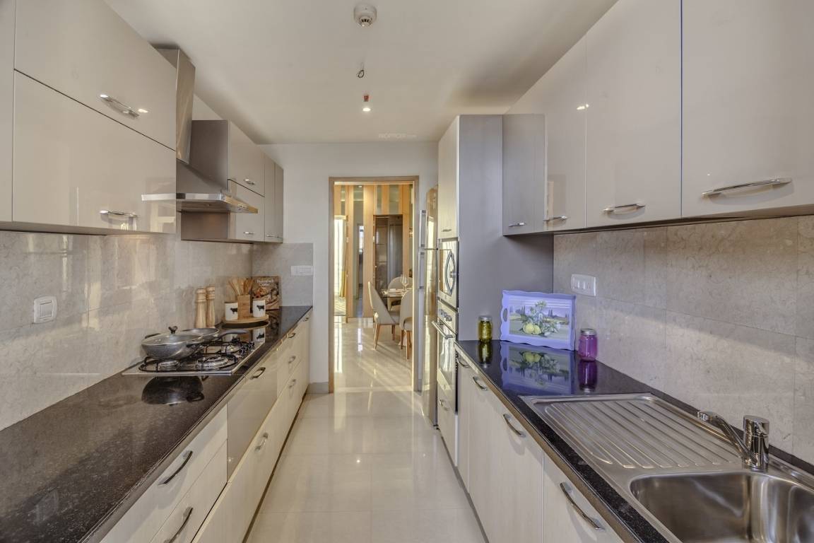 Mahagun Meadows Highrise