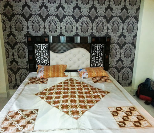  emarald gold Bedroom