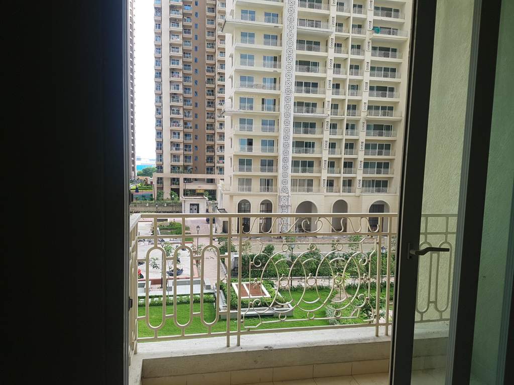 Mahagun Mirabella Villa