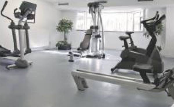 Gymnasium dove-deck Gymnasium