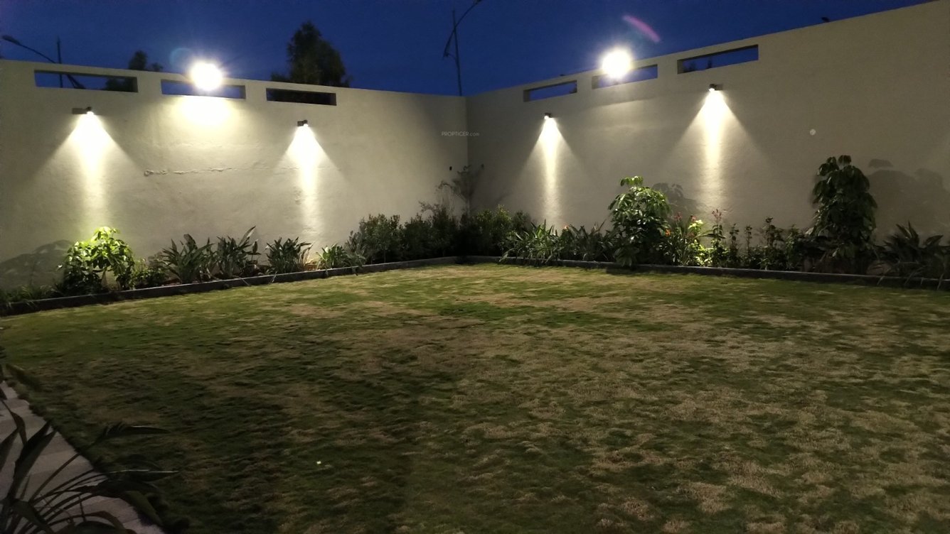  urbania plots Others