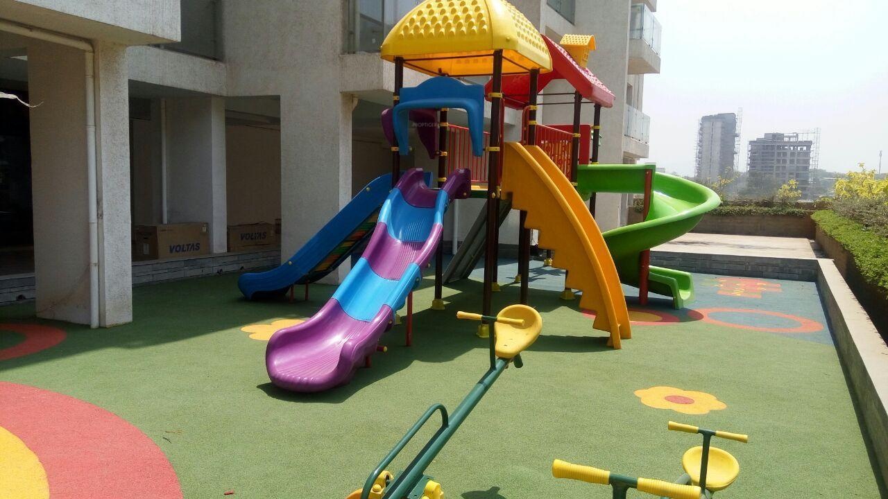  white woods Children's play area