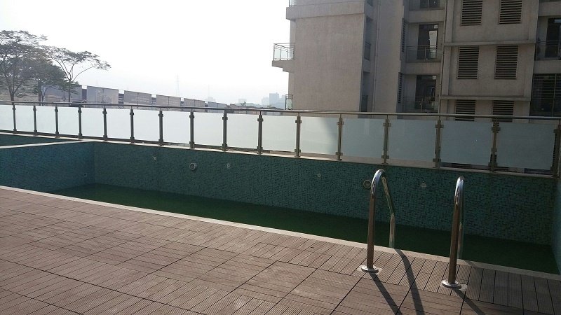  signature Swimming Pool