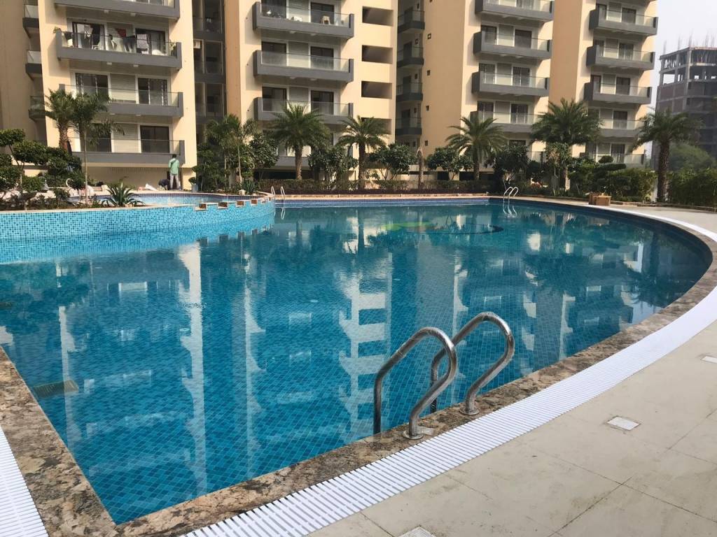  azea botanica Swimming Pool