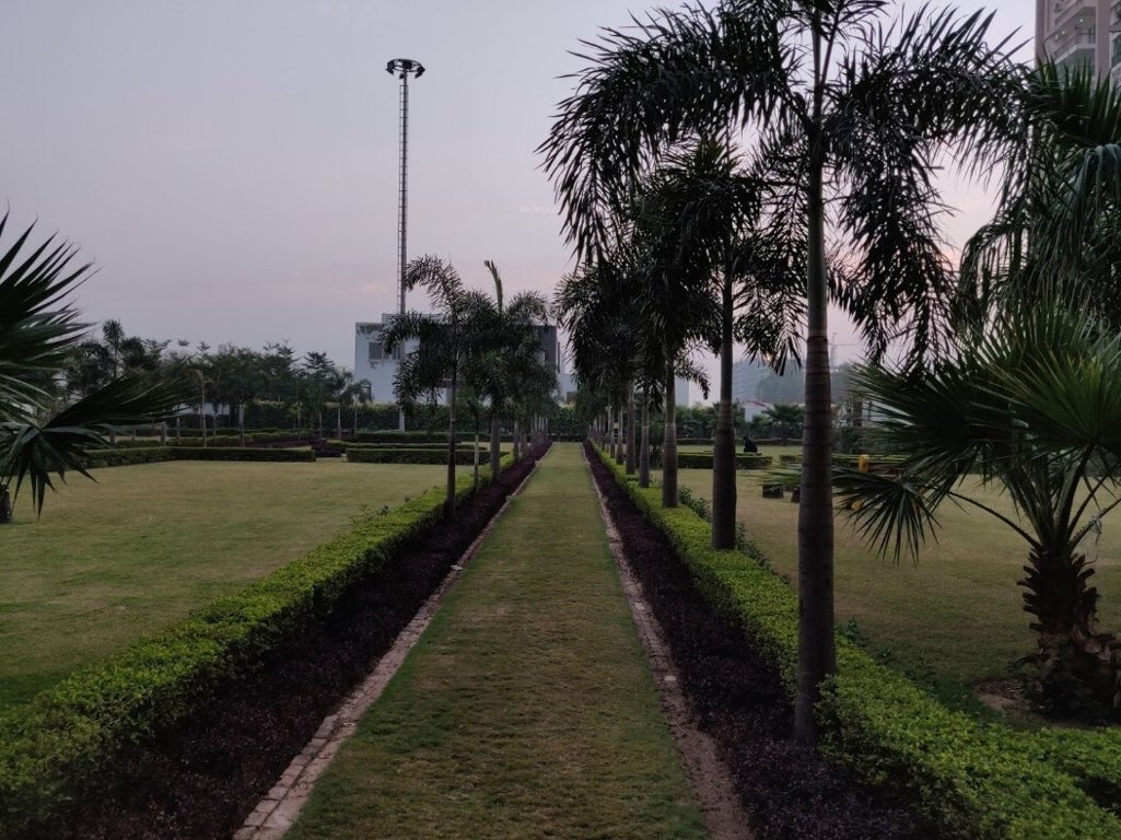  royal citi apartments Jogging Track
