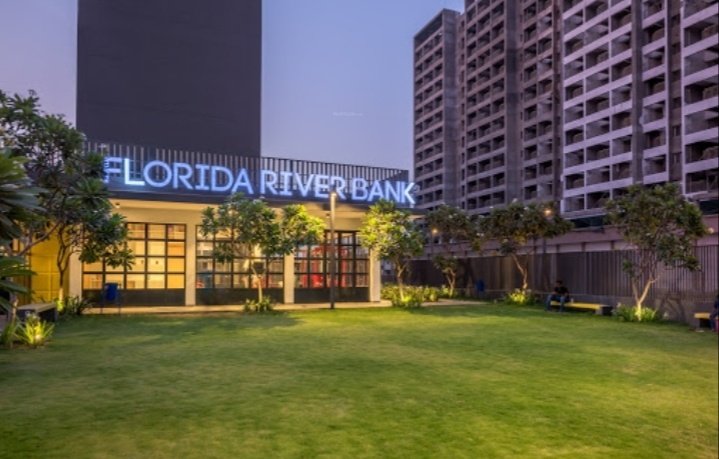 florida river bank Others