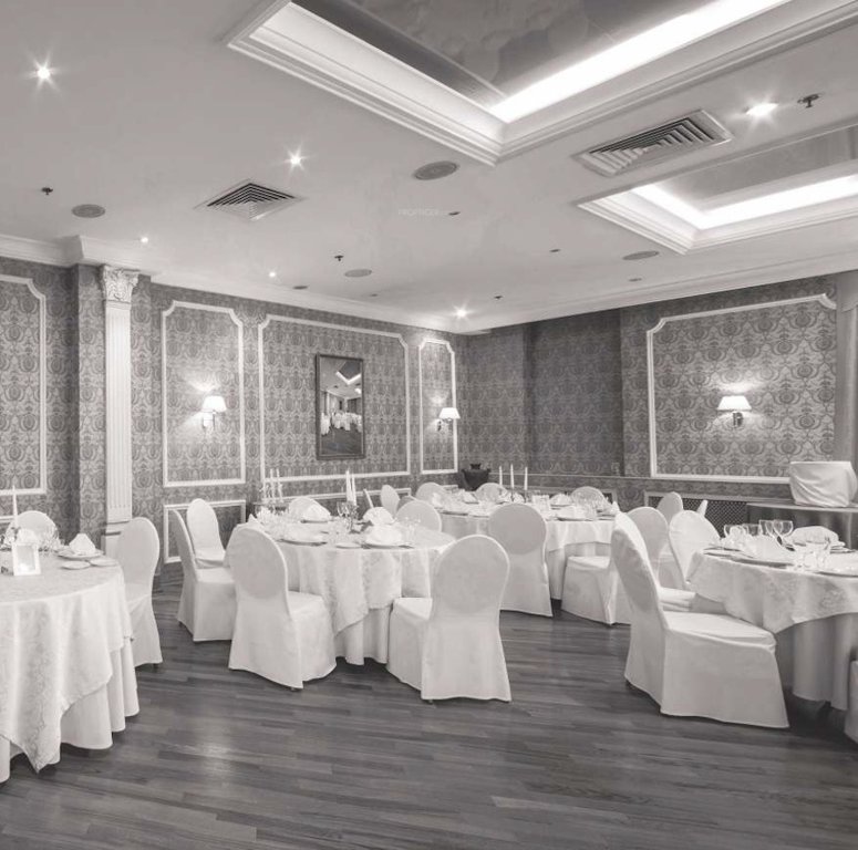 solitaire Banquet Hall