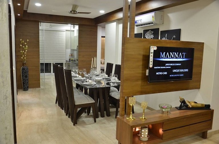  solitaire Dining Area