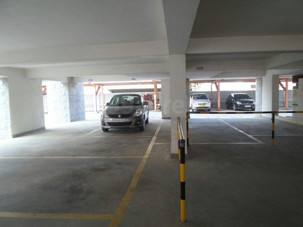 victoria towers Closed Car Parking