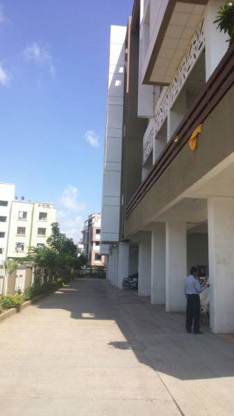  florentia Paved Compound