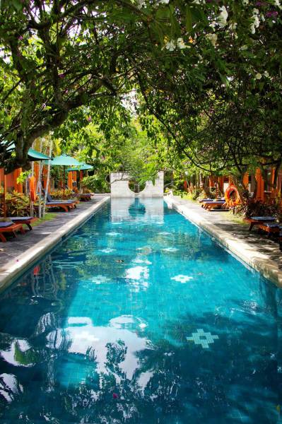  istana Swimming Pool