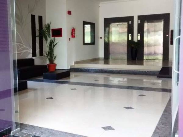  wood-ford Lift Available