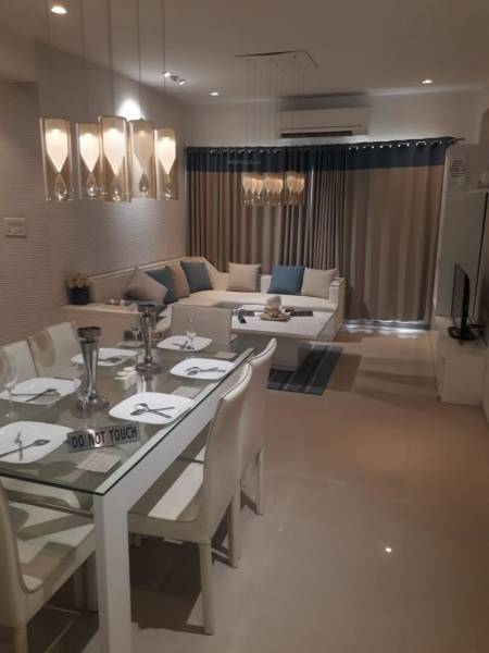 Dining Area anant Dining Area