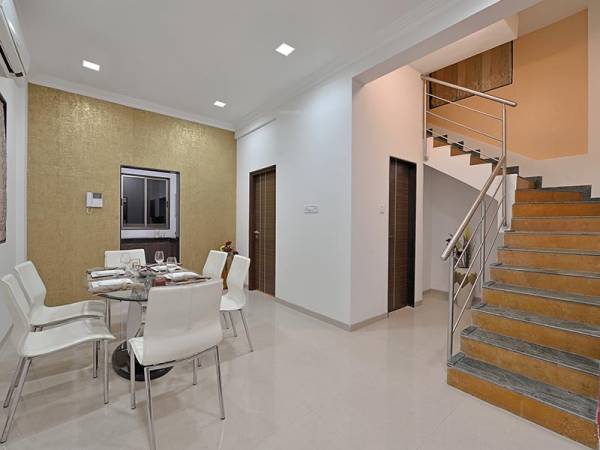 Dining Area greenville-villa Dining Area