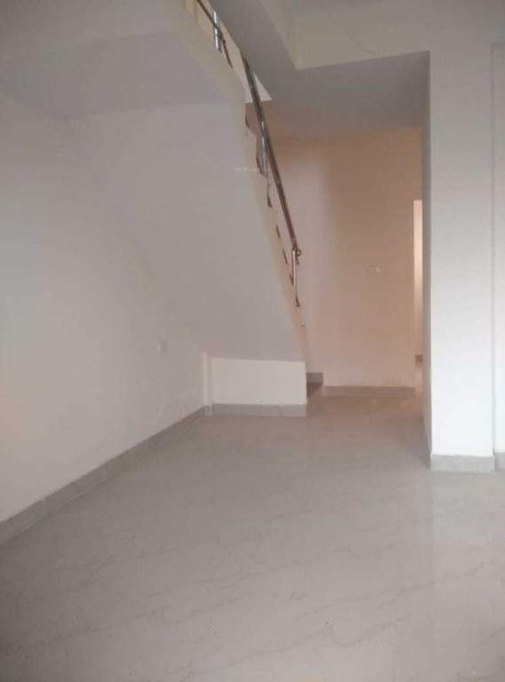  tulip green Living Area