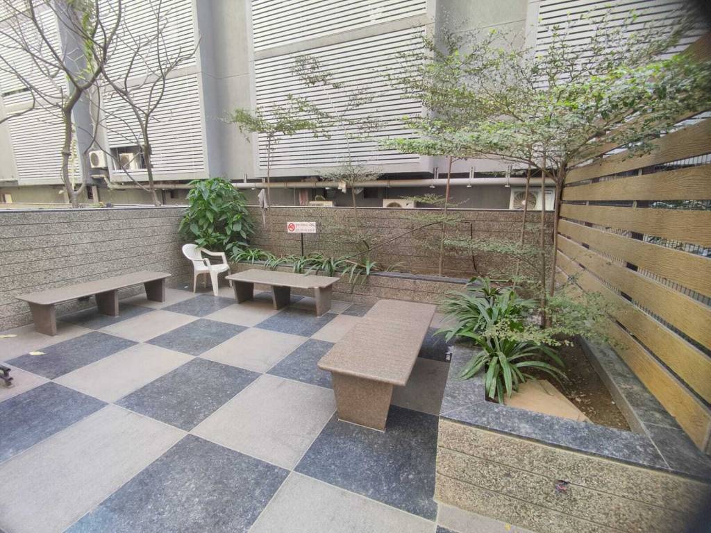 gloria Senior Citizen Sitout