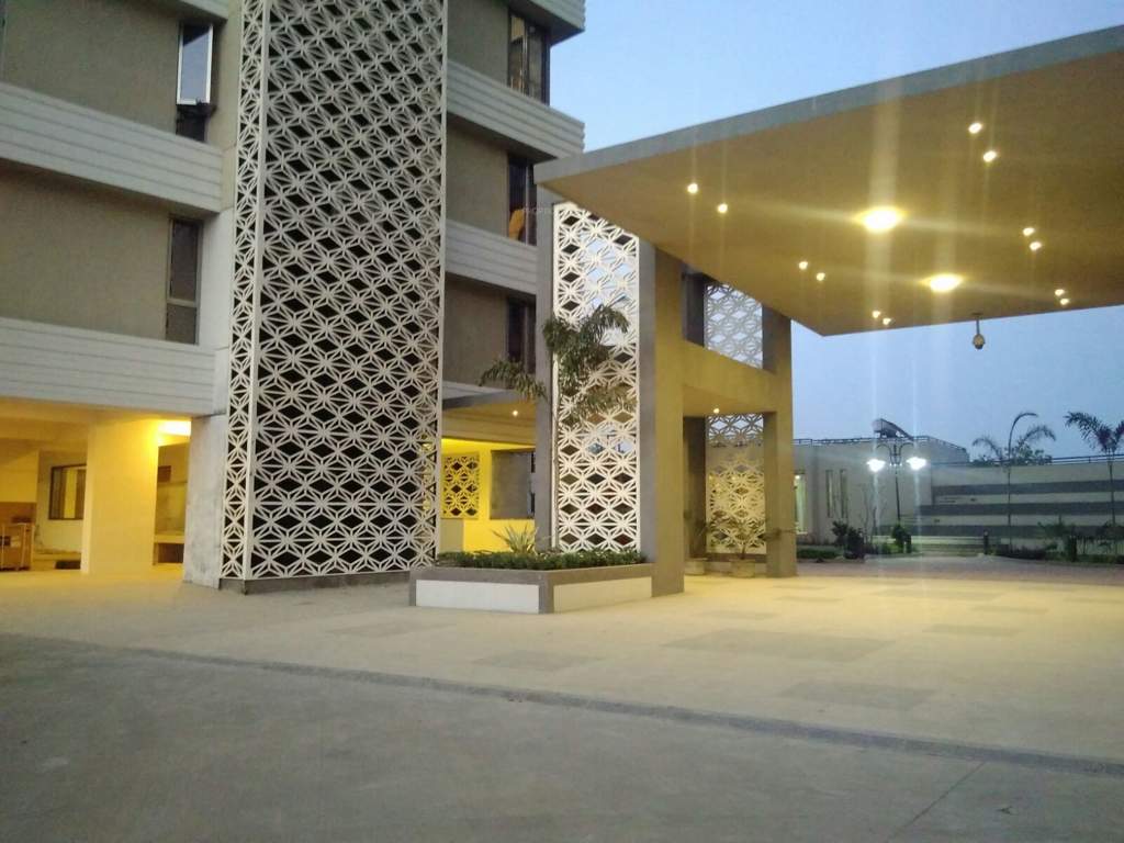  luxuria Images for Amenities of KP Luxuria