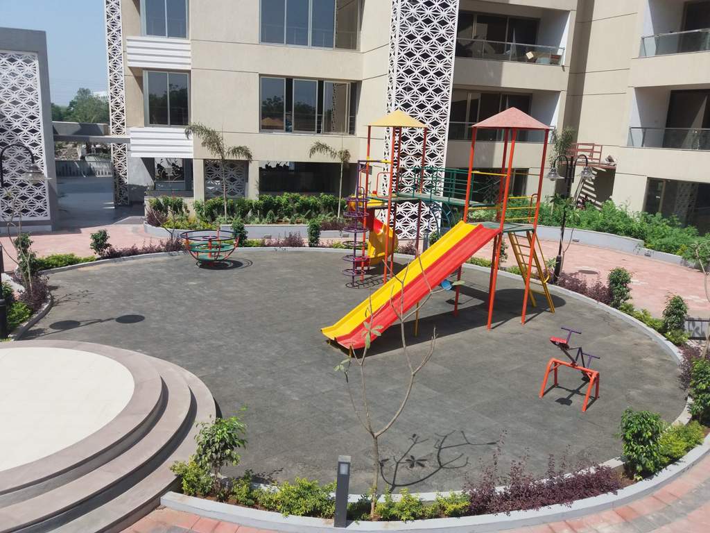  luxuria Images for Amenities of KP Luxuria