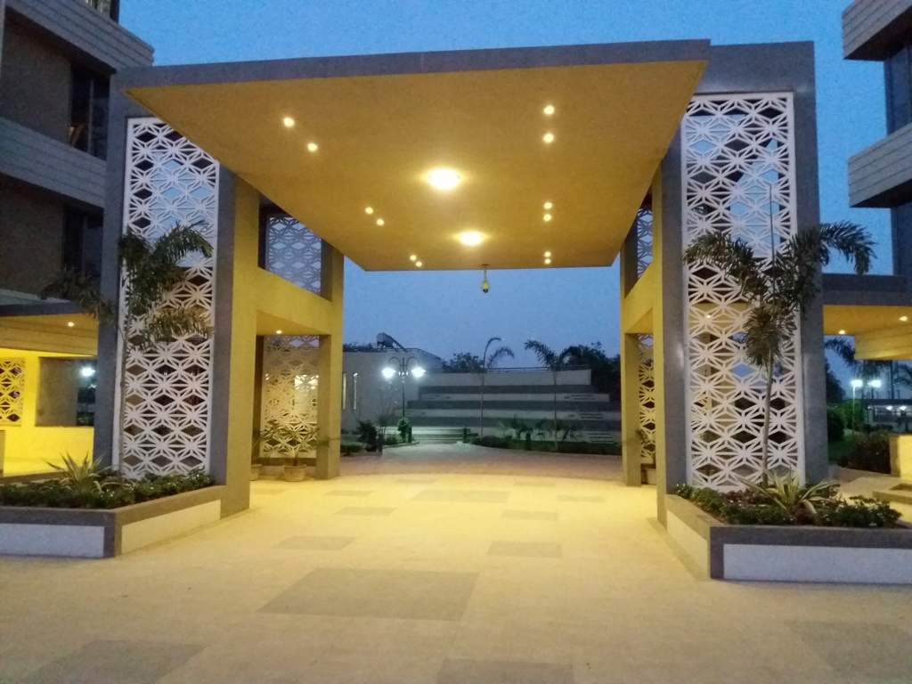  luxuria Images for Amenities of KP Luxuria