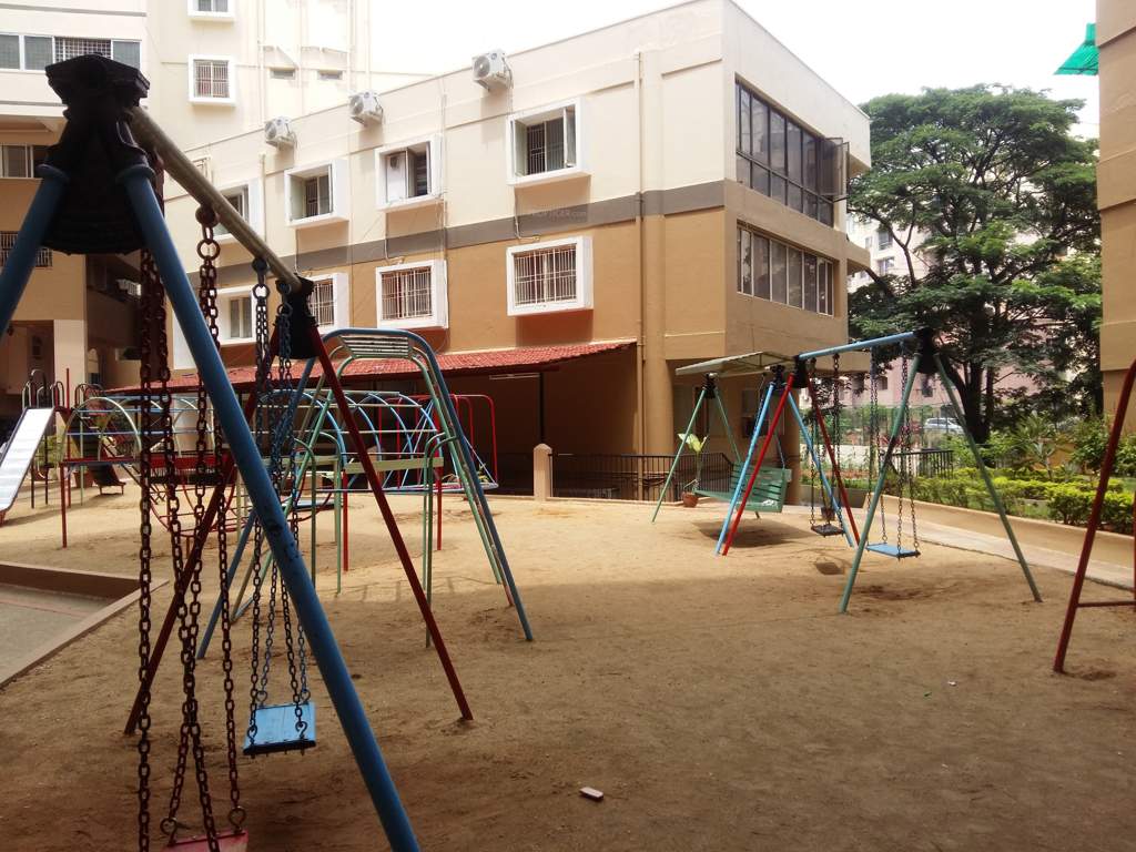  natasha golf view Children's play area