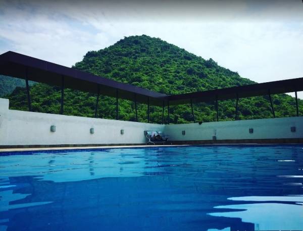  greens Swimming Pool