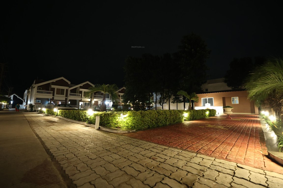  english villas Paved Compound