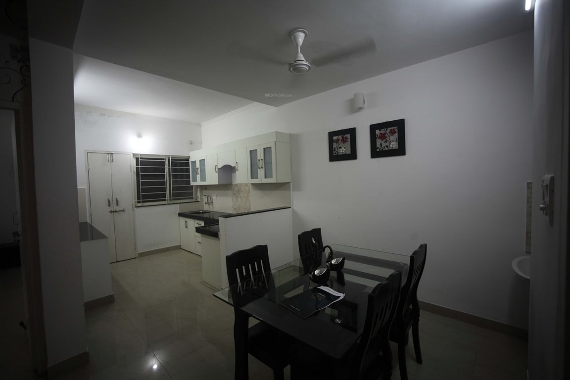  english villas Dining Area