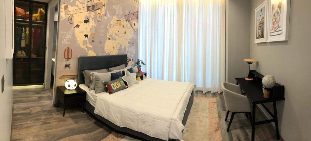  voyage to the stars Others