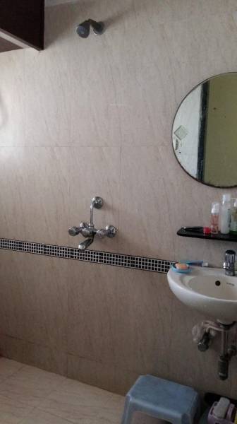  breezy-corner Bathroom