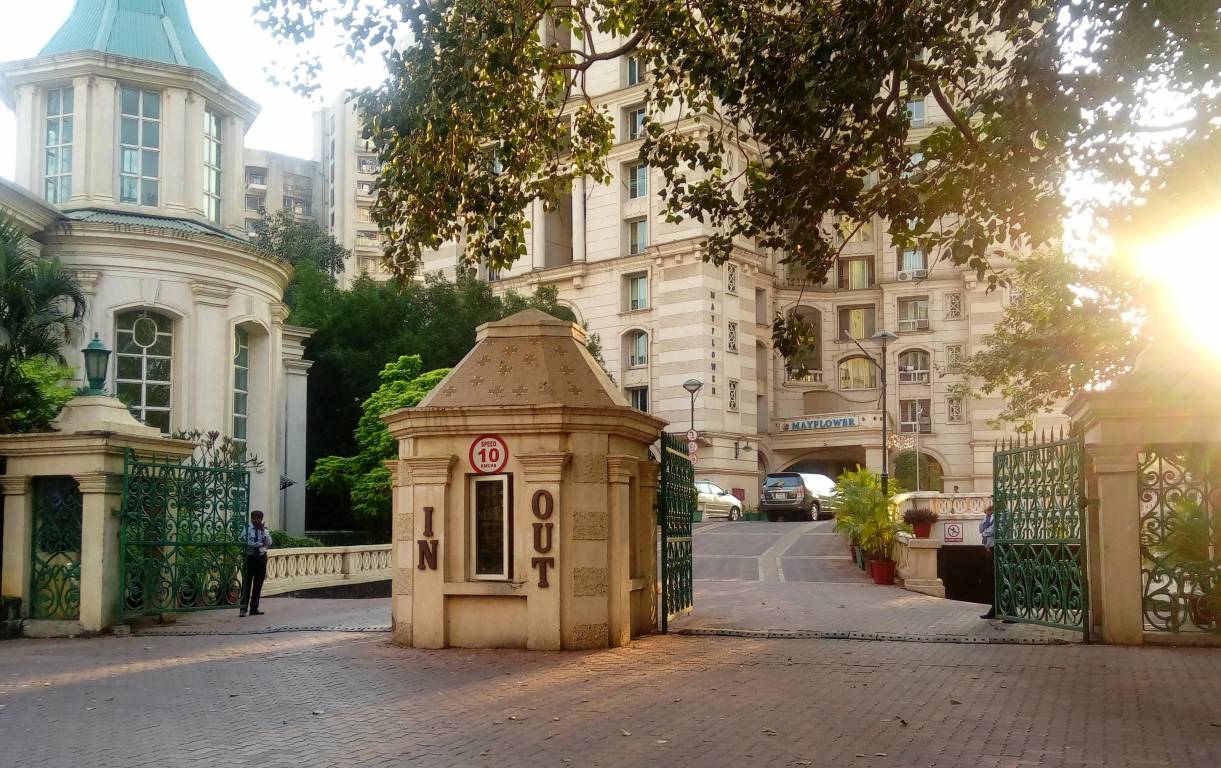  meadows Entrance Lobby