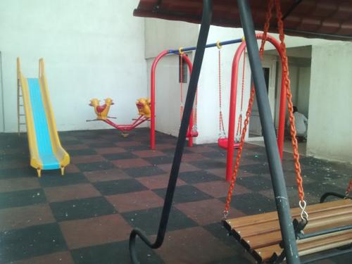  plaza Children's play area