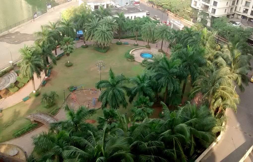  lake homes Landscaped Gardens