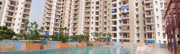  le-residency Swimming Pool