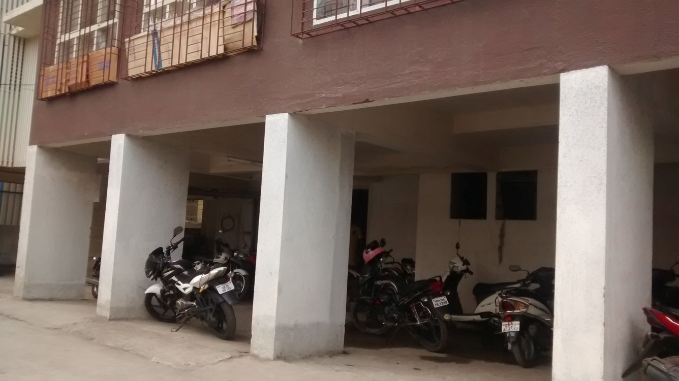  gold spot Closed Car Parking