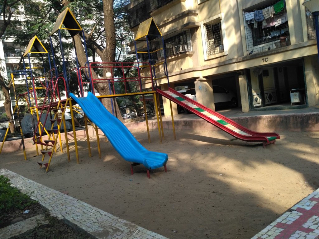 Lokhandwala Spring Leaf