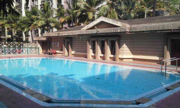  spring-leaf Swimming Pool