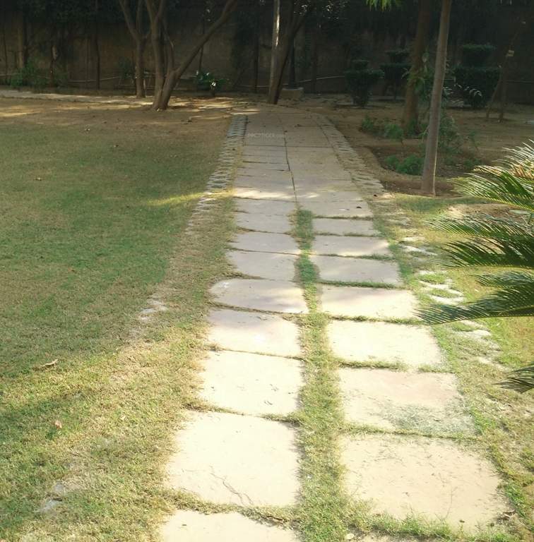 teachers apartments Jogging Track