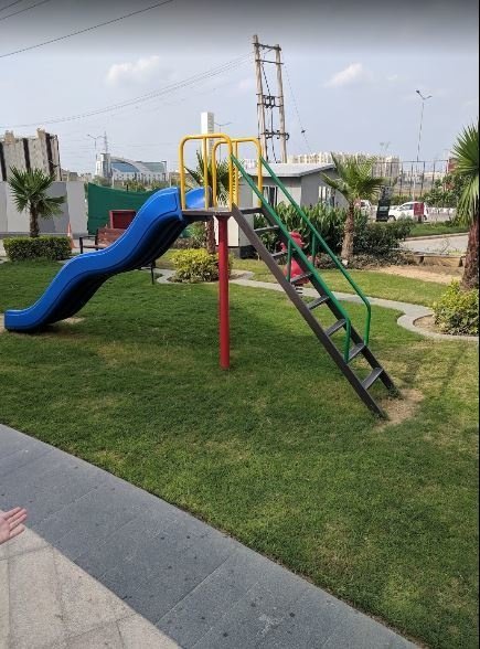  cosmopolitan Children's play area
