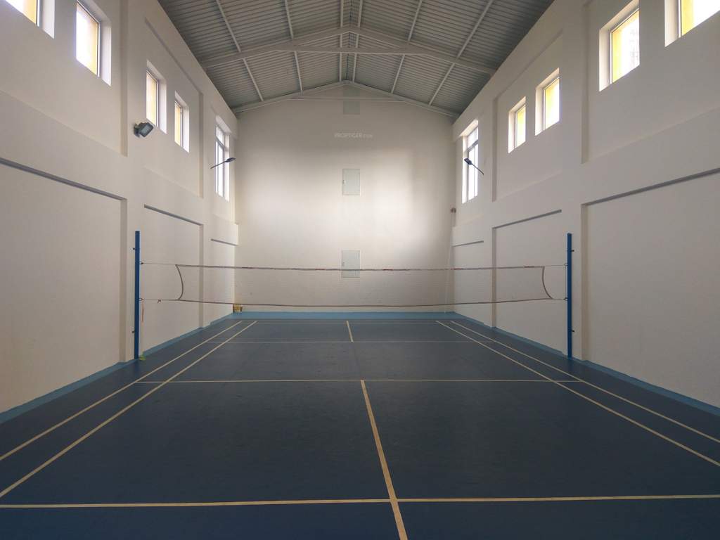 elena 5 Badminton Court