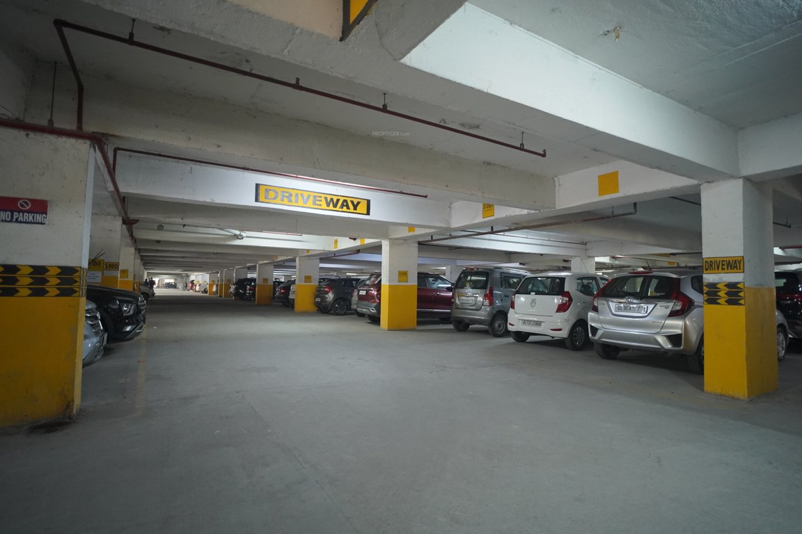 gold avenue Car Parking