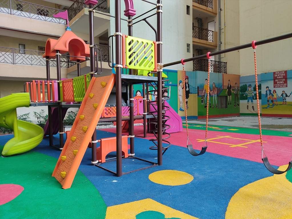 gold avenue Children's play area