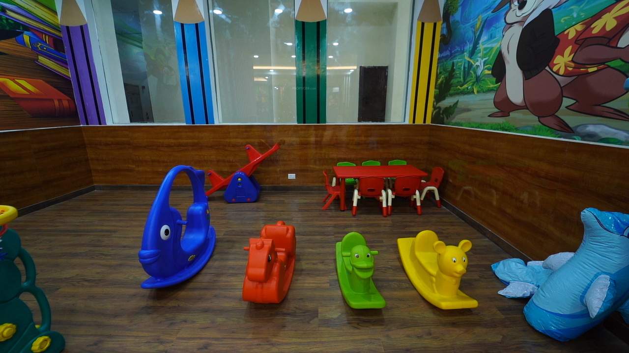 gold avenue Children's play area