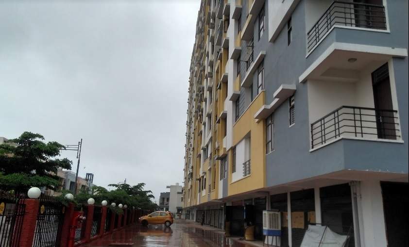  imperial heights Paved Compound