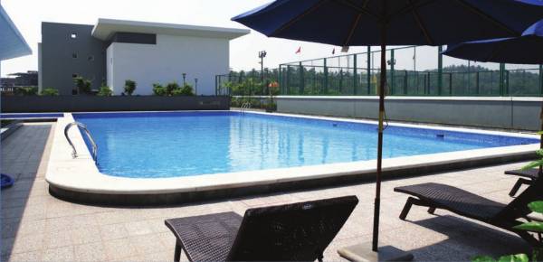 Swimming Pool lake-edge Swimming Pool