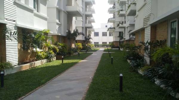  aquaria Paved Compound