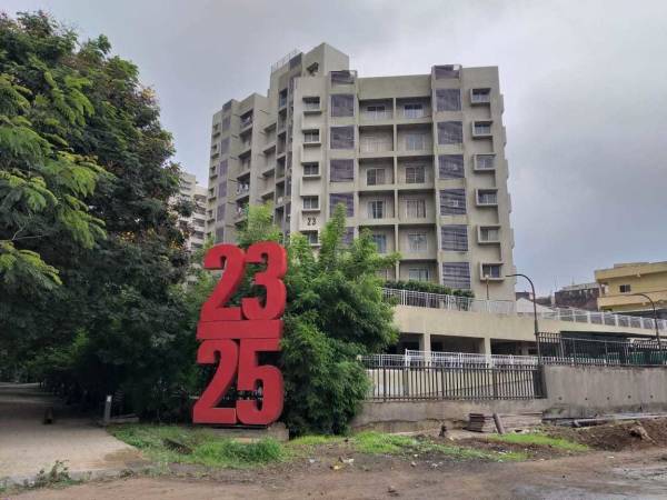  amanora-towers-23-25 Elevation