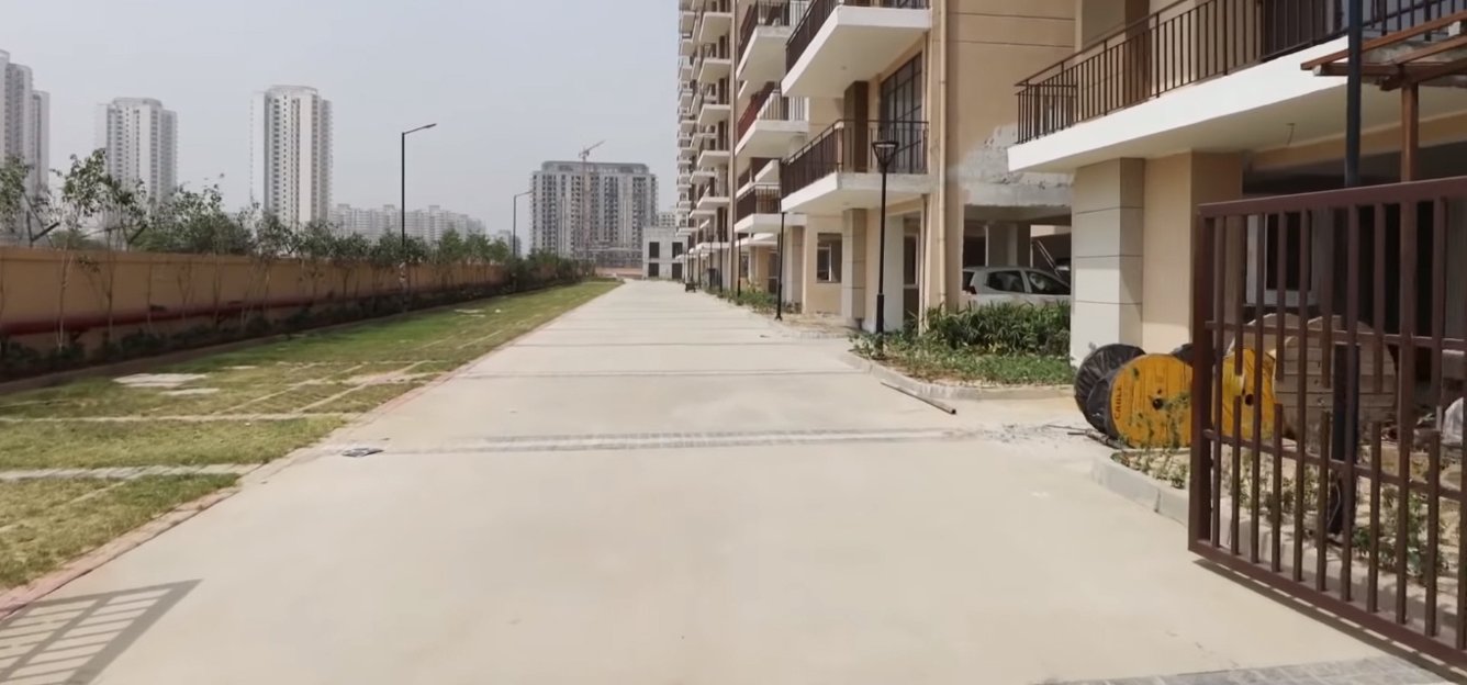 synera Paved Compound