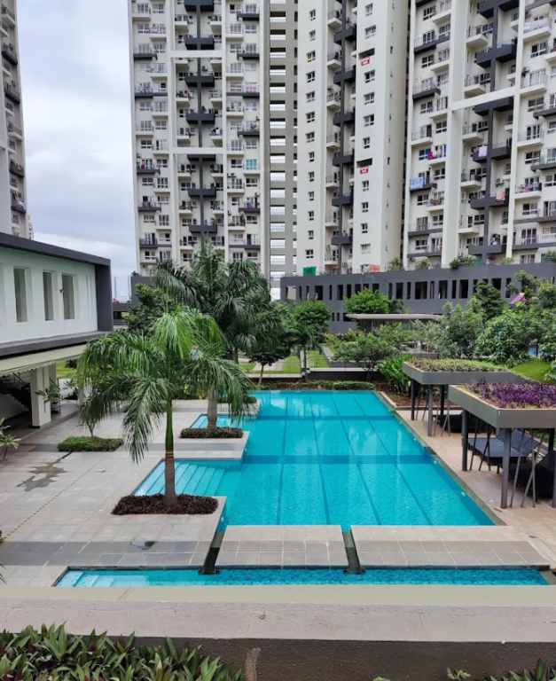  infinity Swimming Pool