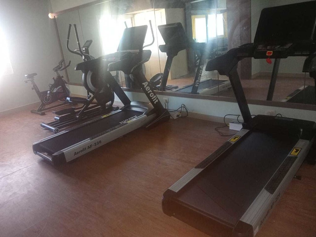 bollineni nestor Gymnasium